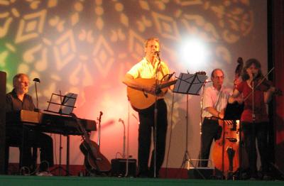 Glen Reid with Marian Linton, Steve Marshall & Greg Mosher at the olde Towne Theatre in Burk's Falls CD release of Dusty Ol' Denim